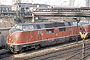 MaK 2000014 - DB "220 014-5"
28.03.1982 - Hamburg, Bahnbetriebswerk Hauptbahnhof
Thomas Gottschewsky